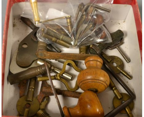 Six Georgian bracket clock keys; grandfather clock and other keys (20)