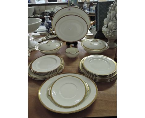 A vintage dinner service by Alfred Meakin