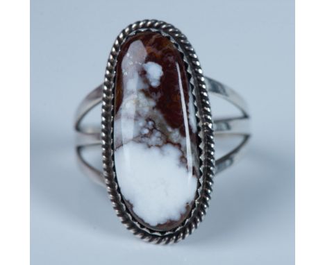 Beautiful Southwest Native American ring with a wild horse turquoise magnesite stone set in hand crafted sterling silver. It 