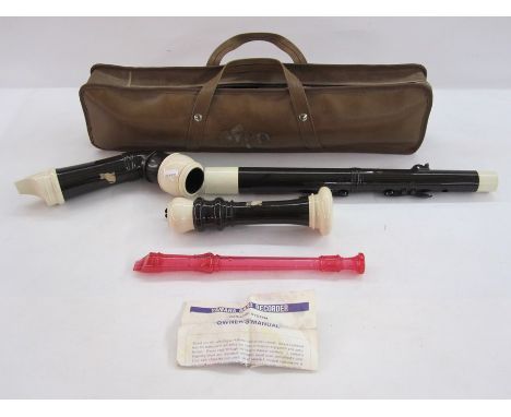 Yamaha YRB 302B bass recorder&nbsp;in case and&nbsp;a quantity of recorders (loose)&nbsp;