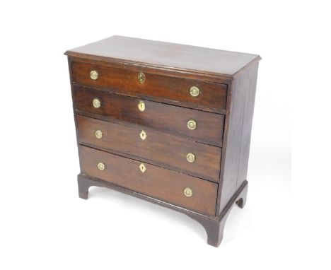 A George III mahogany chest of drawers, with four long graduated drawers, raised on bracket feet, 92cm H, 93cm W, 45cm D.