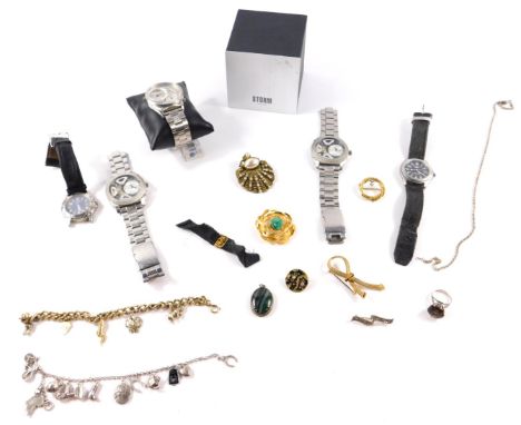 Silver and costume jewellery, including a silver charm bracelet, agate set oval pendant, and enamel button, together with Sto