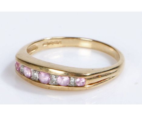 9 carat gold ring, set with pink and clear stones, 3 grams, ring size T