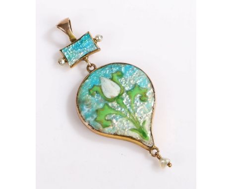 Art Nouveau enamel and pearl pendant, with an enamel front depicting a tulip with a white and blue ground set to yellow metal