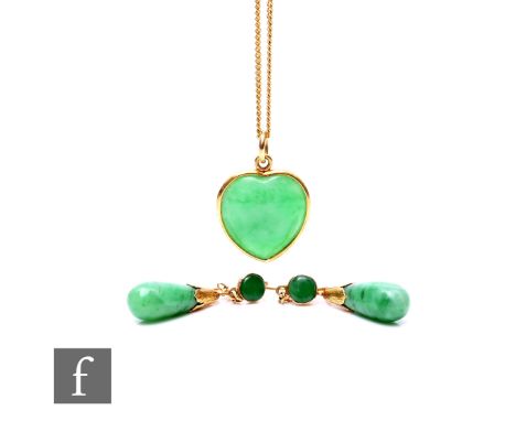 An 18ct mounted heart shaped jade pendant suspended from an 18ct curb link chain, total weight 7g, with a matched pair of jad