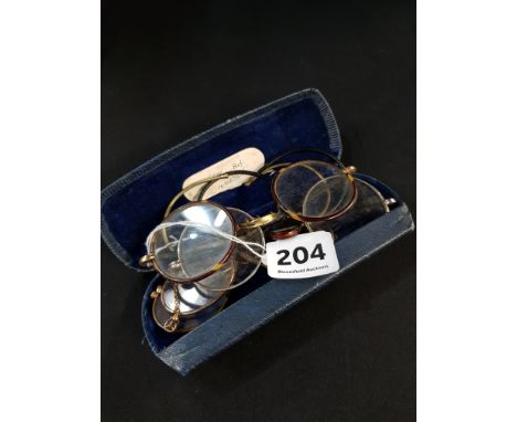 QUANTITY OF VINTAGE SPECTACLES