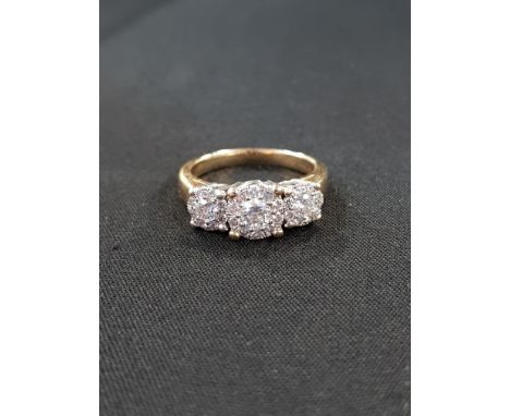 9 CARAT YELLOW GOLD AND DIAMOND RING WITH 1 CARAT OF DIAMONDS