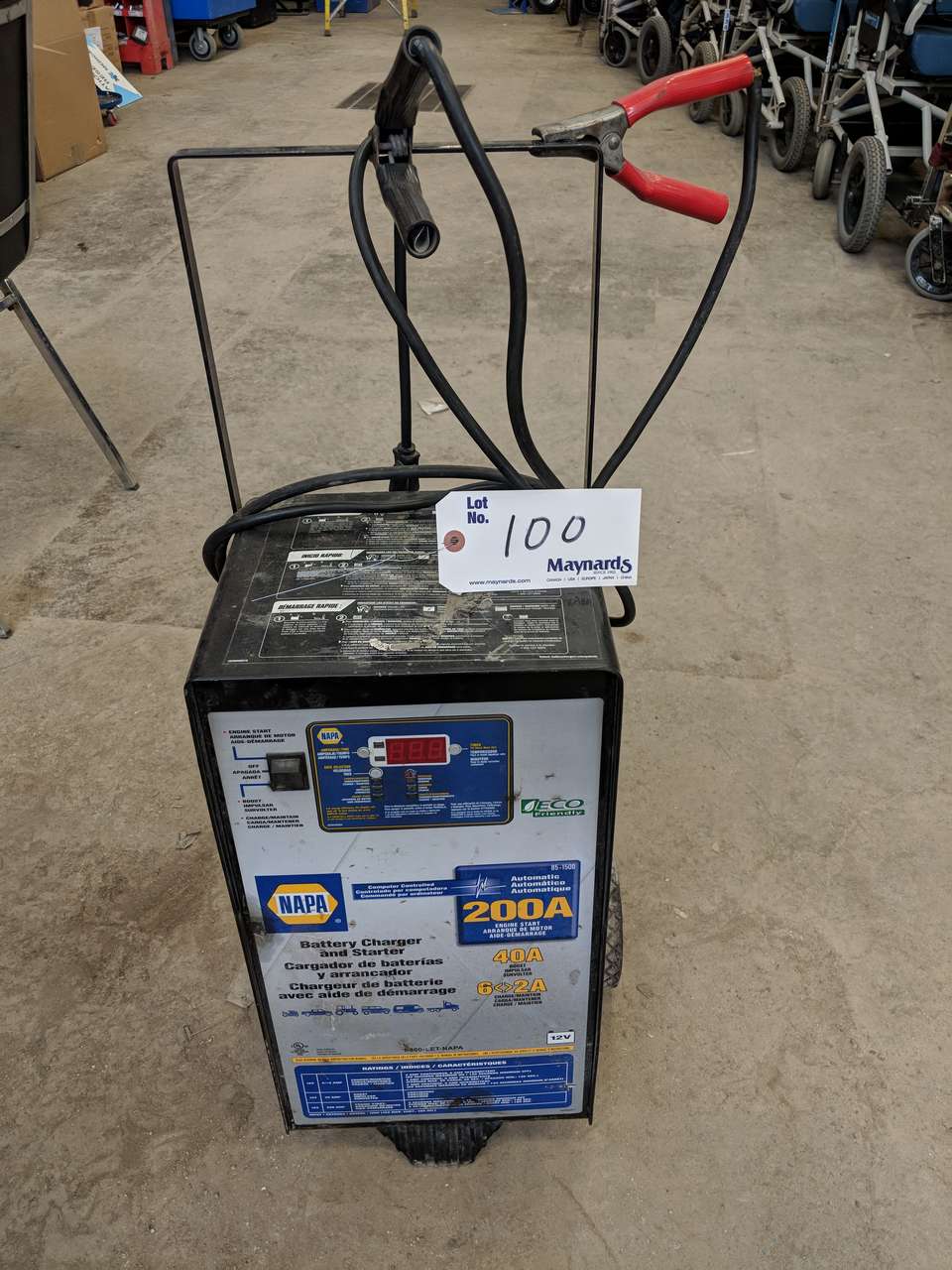 NAPA BATTERY CHARGER AND STARTER 851500 200AMP ENGING START, 12V