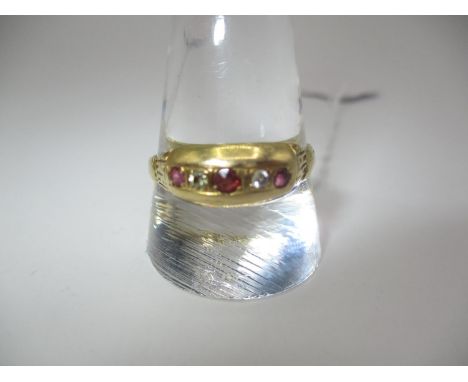 18ct Gold Ruby and Diamond 5 Stone Ring, Size U