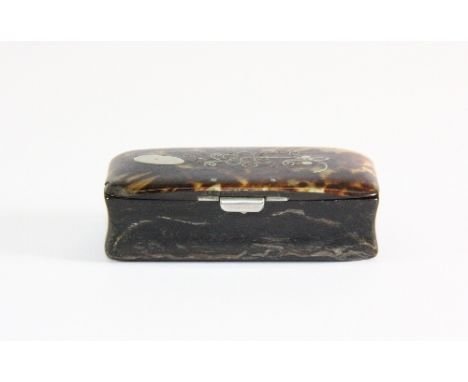 An early 19thC  horn and tortoise shell snuff box W.6cm