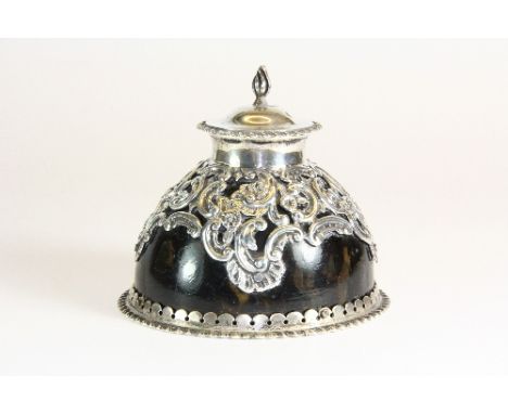 A William Comyns hallmarked silver and tortoise shell ink well, London c.1890 H.8 Dia.8.5cm