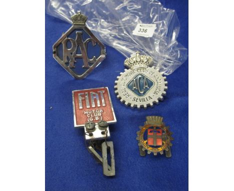 Bag of assorted car badges to include RAC, Real Automobile Club De Andalucia Sevilla, Automobile Club torino, Fiat motor club