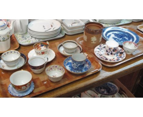 Tray of assorted china to include 18th and 19th Century Worcester, Newhall, Coalport, Swansea and other English porcelain cab