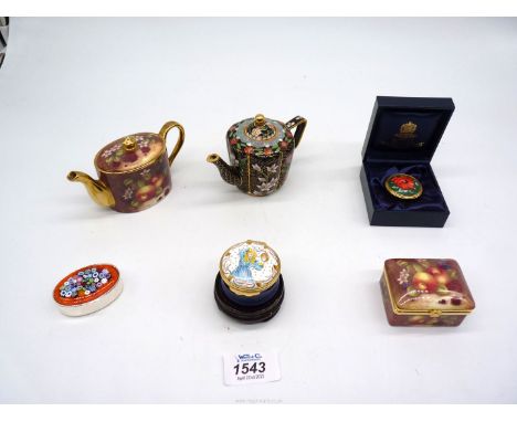 A quantity of china to include; a small teapot decorated with fruit and flowers plus a matching trinket box, Royal Worcester 