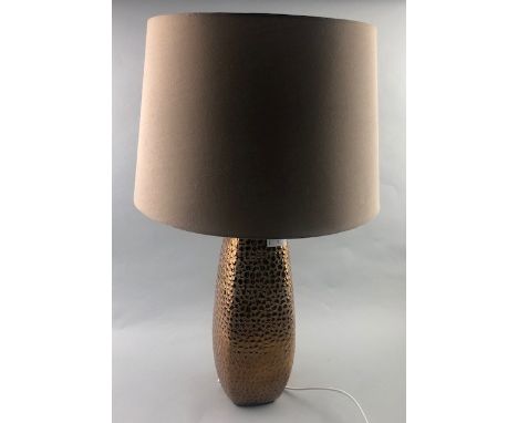 GILDED CERAMIC TABLE LAMP