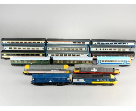 Hornby OO: Intercity Class 47 620 Windsor Castle Railfreight Class 58 001 Diesel, BR Blue Class 25 Diesel, Class 142 Pacer Po