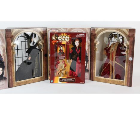 STAR WARS 3 figures from the Queen Amidala collectionIncludes: Ultimate Hair Queen Amidala, Red Senate Gown 1999 Portait Edit
