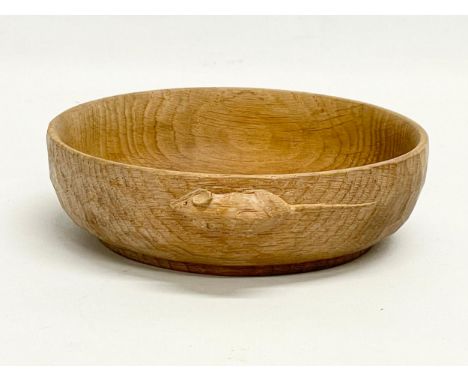 A Robert ‘Mouseman’ Thompson oak bowl. 16x15x4.5cm 