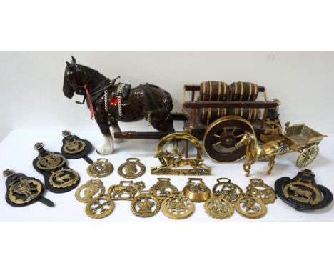 SELECTION OF EQUESTRIAN RELATED BRASSWAREincluding a horseshoe and jockey letter rack; various horse brasses including Buckfa