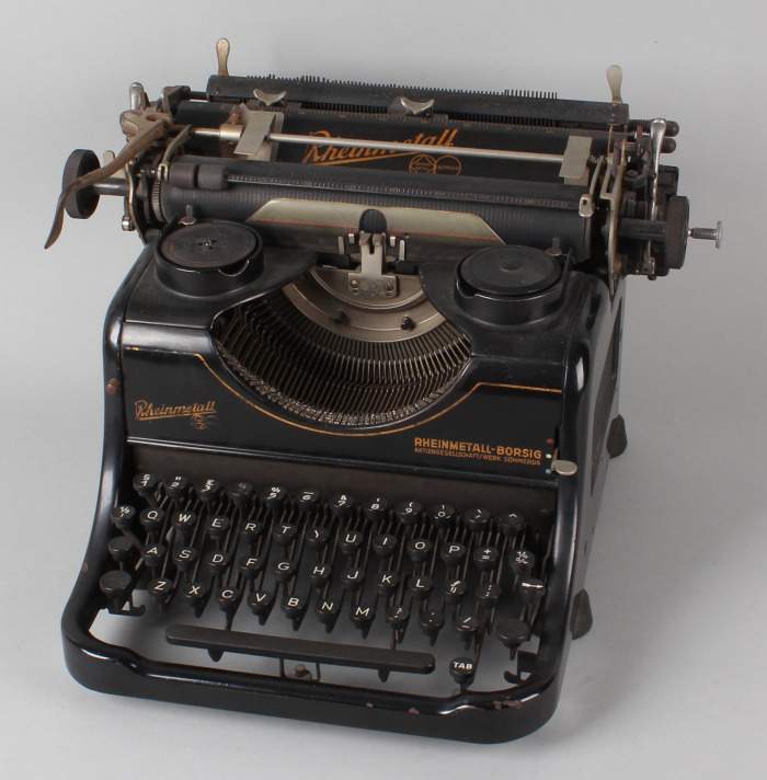 Old pre-war German Rheinmetall Borsig typewriter in good condition ...