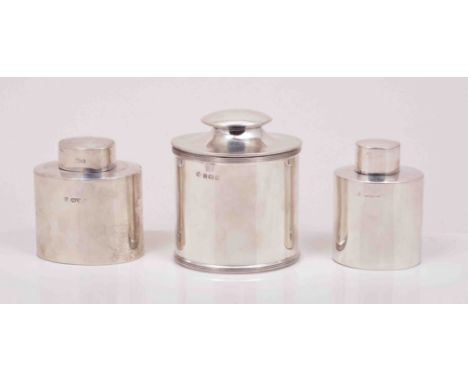 A plain oval silver tea caddy with matching spoon, by William Hutton & Sons Limited, Birmingham 1932, the spoon fitting into 