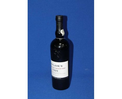 TAYLOR'S VINTAGE PORT 1999
Bottled in 2004 by Quinta and Vineyard Bottlers, Vinhos SA, Oporto. 