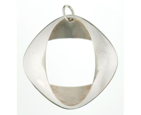 GEORG JENSEN. A SILVER PENDANT 368, DESIGNED BY HENNING KOPPEL, MID 20TH C, MAKER'S MARK AND NUMBER, 12G ++GOOD CONDITION WIT