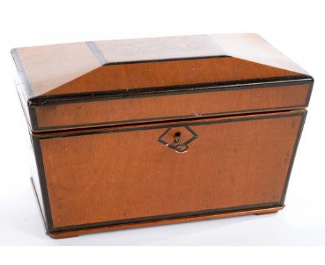 A 19TH C INLAID MAHOGANY TEA CADDY OF SARCOPHAGUS SHAPE, WITH FITTED INTERIOR, 28CM W