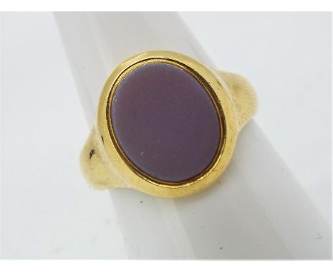 A Victorian 18ct gold carnelian set signet ring, size P½, approximately 8.2 grams all inCondition Report: Wear and tear comme