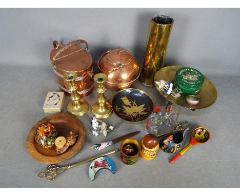 Mixed metalware, treen, trinket boxes and similar.