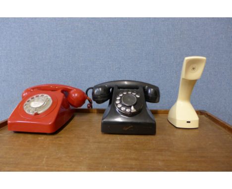 Assorted vintage telephones 