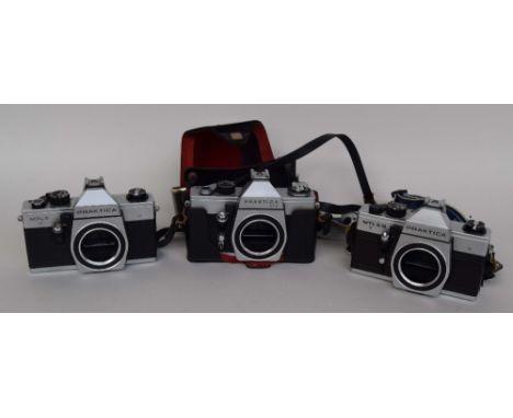 A large lot of cameras -  a Zeiss Ikon Colora 35mm camera with a Novar-Anastigmat 1:3.5 f=45mm lens in original carry case an