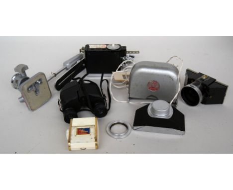 A selection of camera and optical equiptment, mostly vintage, including a Zeiss Ikon Steritar Beamsplitter, a Stereax Stereol