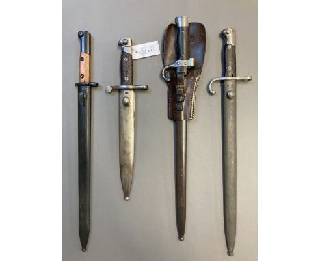 * Argentinian Mauser bayonet, M1909, the 40 cm blade numbered M1018, wooden grip and steel mounts stamped RA, overall length 