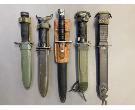 * Various American fighting knives, comprising a M5A1, the 17 cm blade with crossguard stamped U.S, M5A1 Milpar Col, composit