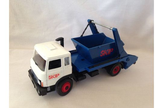 toy skip lorry