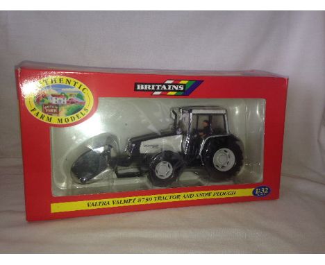 BRITAINS - VALTRA VALMET 8750 TRACTOR AND SNOW PLOUGH - (09638)