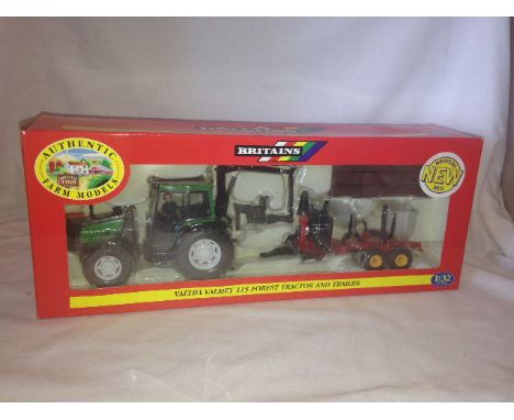 BRITAINS - VALTRA VALMET 115 FOREST TRACTOR AND TRAILER - (09461)