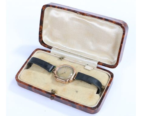 9 carat gold ladies wristwatch, the dial with Arabic numerals, manual wound, the case 21mm wide
