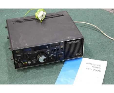 Yaesu Musen Co. FRG-7000 Communications receiver, with an instruction manual, made in Japan