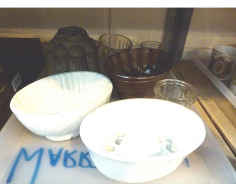 ASSORTED ITEMS. Quantity of assorted items including vintage glass, ceramics and tin jelly moulds
