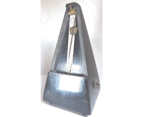 METRONOME. Clockwork metronome with ebonised case