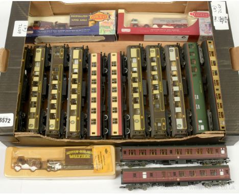 OO Gauge Passenger Rolling Stock by various manufacturers comprising Hornby (China) 3 x brown and cream (non lit) Pullman Car