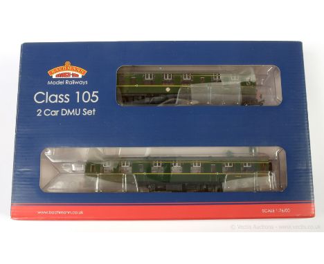 Bachmann OO Gauge 31-326A BR green 2-car Class 105 DMU with Speed Whiskers to front of both cars, writing to box end label DC