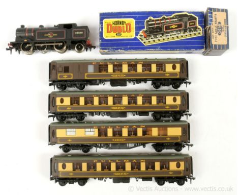 Hornby Dublo 2-rail Loco and Coaches comprising 0-6-2 BR lined black N2 Class Tank No.69550 4 x brown and cream Pullman Cars 