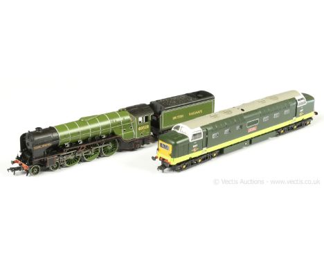 Bachmann OO Gauge unboxed Stream and Diesel Locos comprising 4-6-2 apple green livery A2 Class Loco No.60528 "Tudor Minstrel"