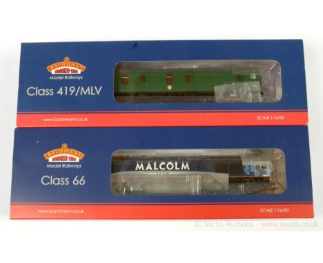 Bachmann OO Gauge Diesel and Electric Locos comprising 32-979 Co-Co Malcolm Rail blue livery Class 66 No.66412, condition Exc