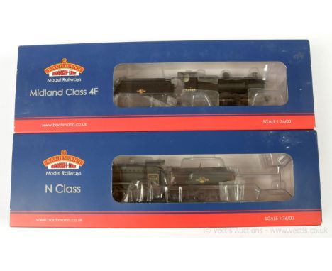 Bachmann OO Gauge pair of Steam Outline Locomotives consisting of Ref 32-154A 2-6-0 Loco and Tender BR black weathered N Clas