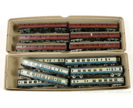 Graham Farish / Bachmann and other commercial manufacturers N Gauge group of Passenger Rolling Stock consisting of BR Blue Gr