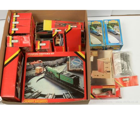 Hornby Railways Buildings, Accessories and Trackwork to include R410 Operating Turntable Set with electric motor fitted, R593